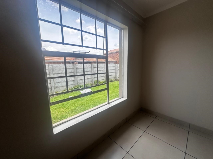 To Let 2 Bedroom Property for Rent in Ngwenya River Estate North West